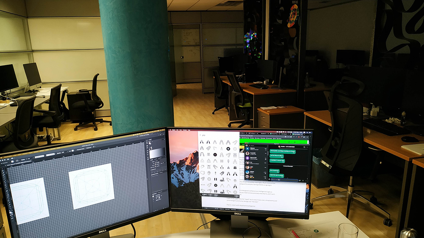 My desk at night Softomotive/Microsoft